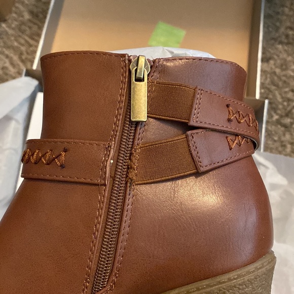 NWT CLOUDWALKERS WIDE FIT Alanna Wedge Bootie - Picture 9 of 10